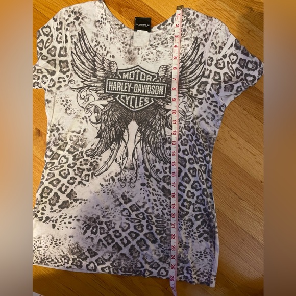 - - 🏍️Harley Davidson shirt no size tag measures 18 inches P to P and 26in long - Picture 6 of 7
